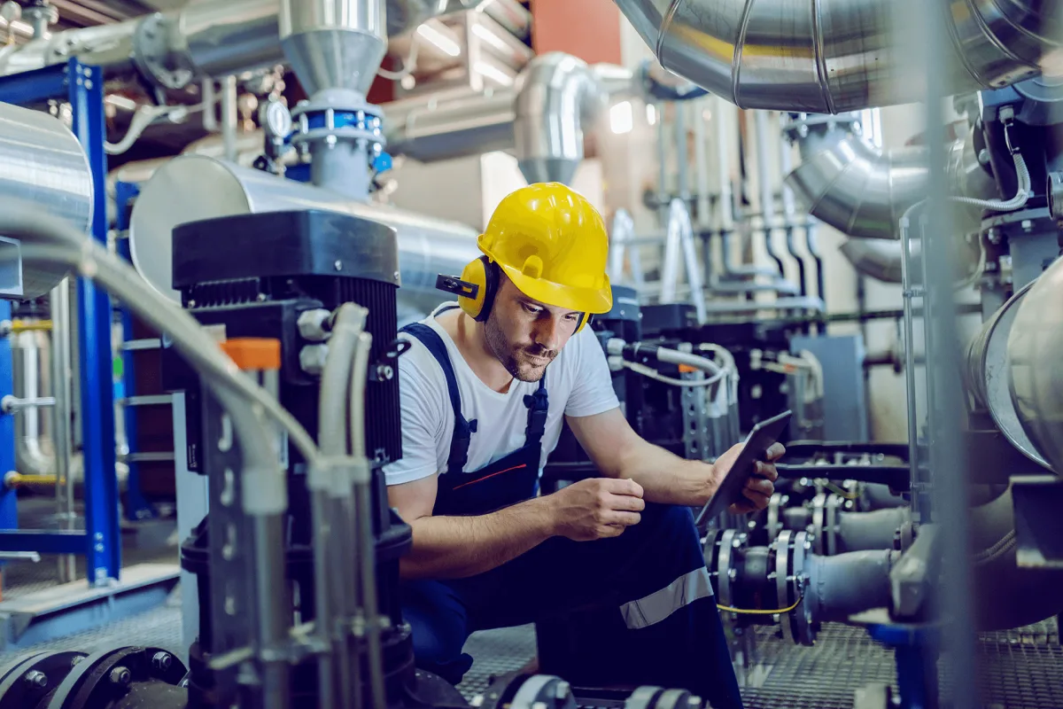 Novade Maintenance header background image